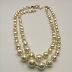 Elegant Cream Pearl Necklace